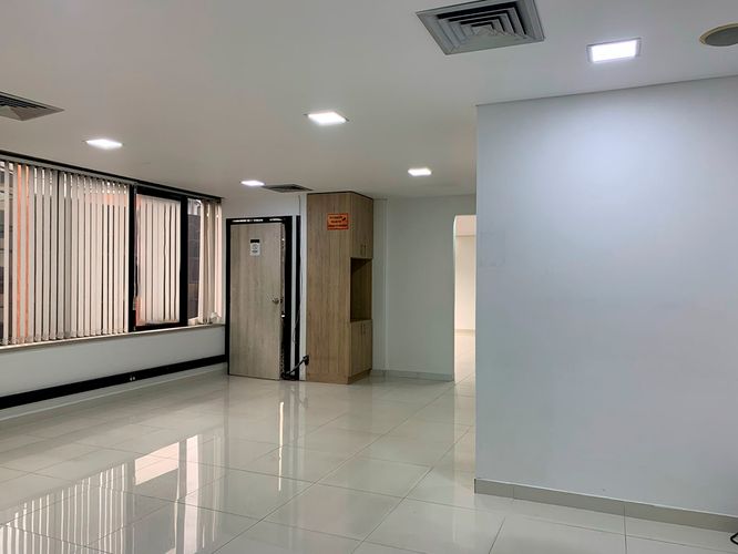 Oficina en arriendo en El Poblado, Medellín, 125 m² · foto 6 de 13