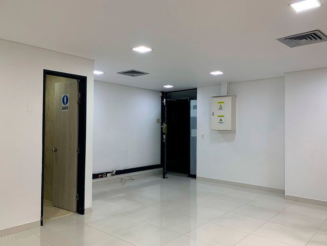 Oficina en arriendo en El Poblado, Medellín, 125 m² · foto 8 de 13