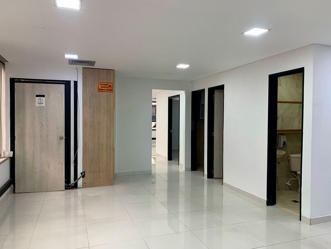 Oficina en arriendo en El Poblado, Medellín, 125 m² · foto 10 de 13