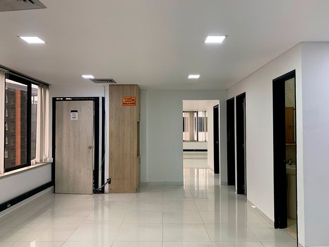 Oficina en arriendo en El Poblado, Medellín, 125 m² · foto 11 de 13