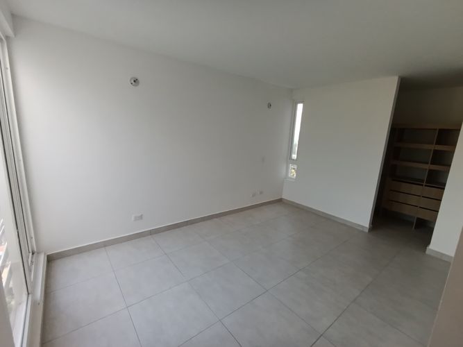 Apartamento de 3 alcobas en venta en Picaleña Y Mirolindo, Ibagué, 105 m² · foto 13 de 24