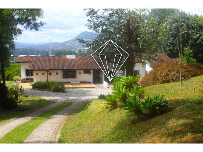 Finca en venta en La Ceja, 315 m² · foto 2 de 22