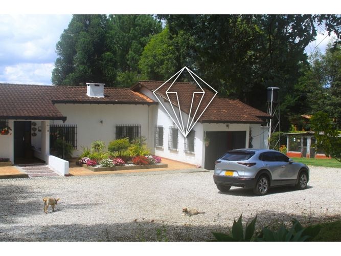 Finca en venta en La Ceja, 315 m² · foto 4 de 22