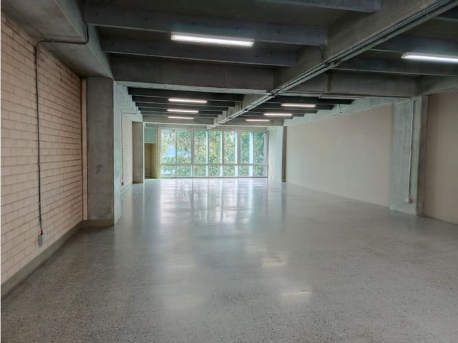 Oficina en arriendo en La Aguacatala, Medellín, 203 m² · foto 3 de 7