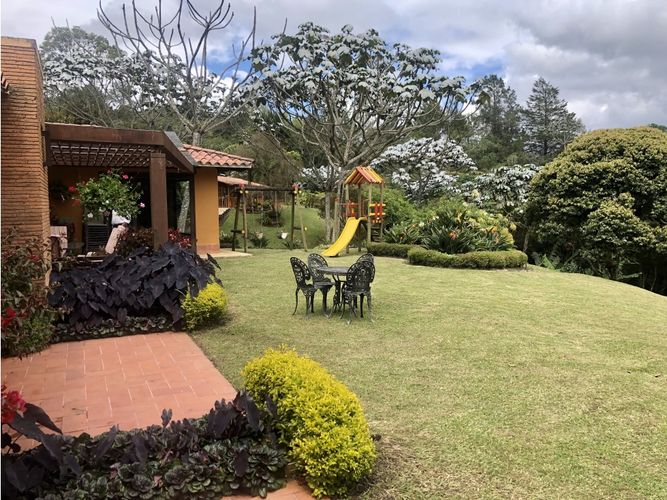 Casa de 10 alcobas en venta en Don Diego, El Retiro, 580 m² · foto 3 de 22