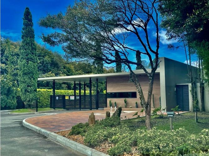 Lote en venta en Llano Grande, Rionegro, 2469 m² · foto 2 de 4