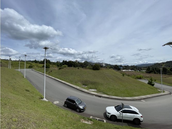 Lote en venta en La Hondita, Guarne, 14650 m² · foto 2 de 13