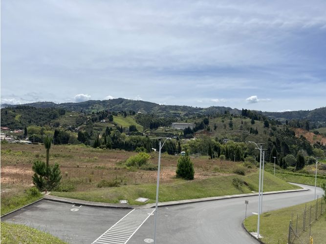 Lote en venta en La Hondita, Guarne, 14650 m² · foto 4 de 13