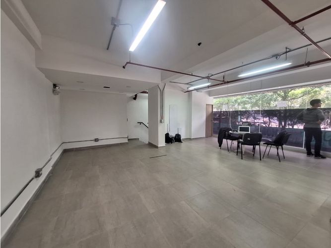 Local en arriendo en Ciudad Del Río, Medellín, 215 m² · foto 2 de 19