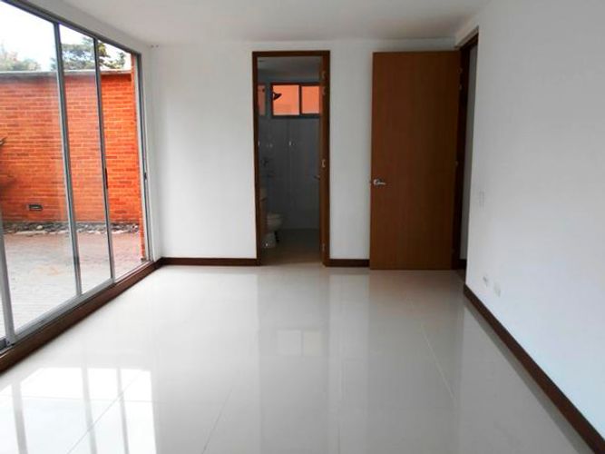 Apartamento de 3 alcobas en arriendo en El Poblado, Medellín, 120 m² · foto 2 de 17
