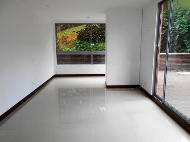 Apartamento de 3 alcobas en arriendo en El Poblado, Medellín, 120 m² · foto 3 de 17