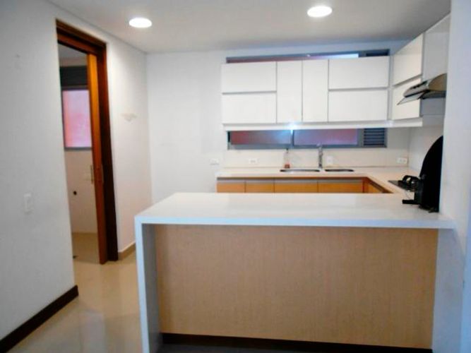 Apartamento de 3 alcobas en arriendo en El Poblado, Medellín, 120 m² · foto 4 de 17
