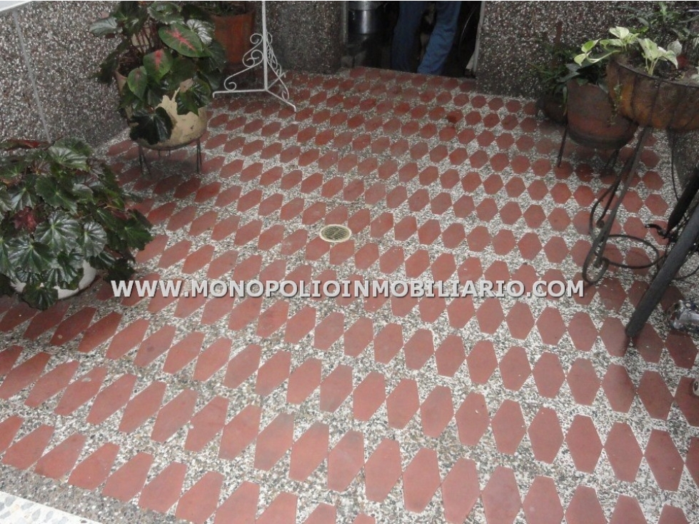 Apartaestudio en venta en San javier, Medellín 4