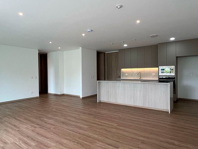 Apartamento de 2 alcobas en arriendo en El Porvenir, Rionegro, 126 m² · foto 2 de 15