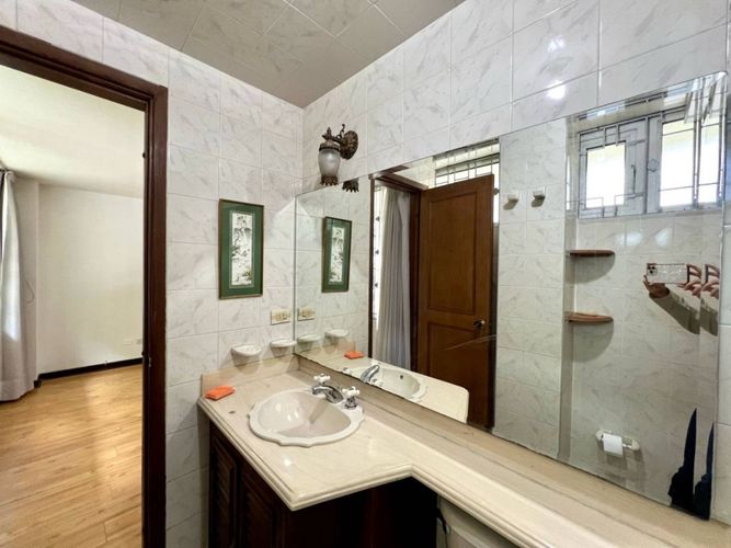 Apartamento de 4 alcobas en venta en Chico Norte, Bogotá, 195 m² · foto 15 de 22