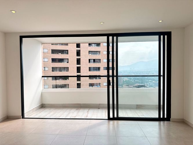 Apartamento de 2 alcobas en arriendo en El Poblado, Medellín, 86 m² · foto 3 de 16
