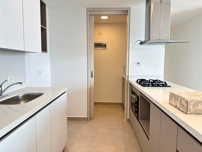 Apartamento de 2 alcobas en arriendo en El Poblado, Medellín, 86 m² · foto 6 de 16