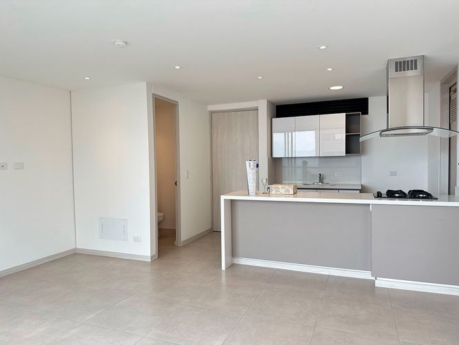 Apartamento de 2 alcobas en arriendo en El Poblado, Medellín, 86 m² · foto 8 de 16