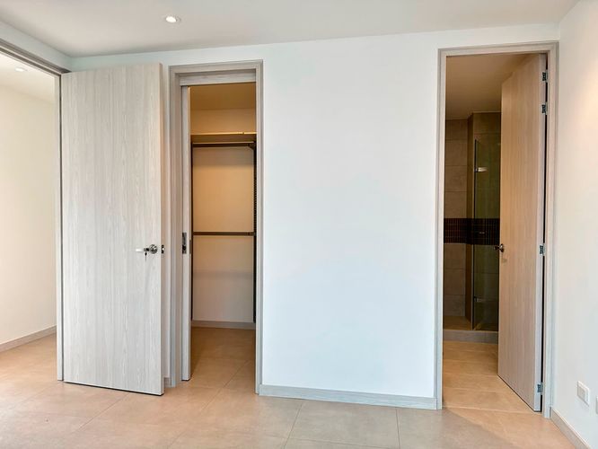 Apartamento de 2 alcobas en arriendo en El Poblado, Medellín, 86 m² · foto 13 de 16