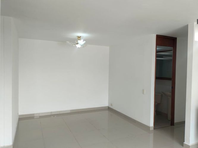 Apartamento de 3 alcobas en arriendo en El Poblado, Medellín, 78 m² · foto 4 de 17