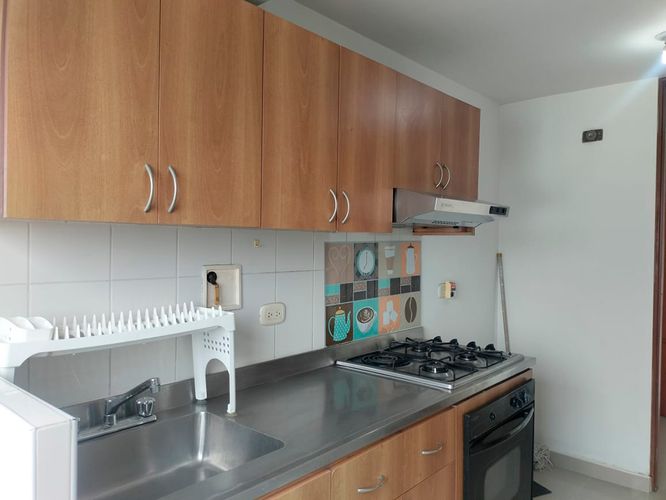 Apartamento de 3 alcobas en arriendo en El Poblado, Medellín, 78 m² · foto 5 de 17