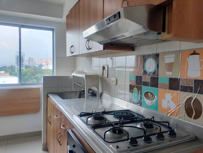 Apartamento de 3 alcobas en arriendo en El Poblado, Medellín, 78 m² · foto 6 de 17