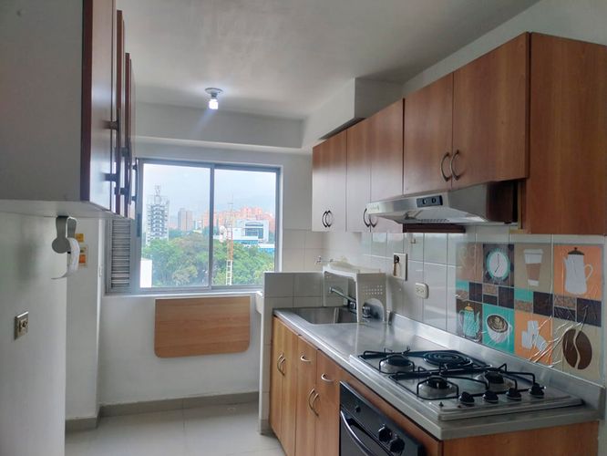 Apartamento de 3 alcobas en arriendo en El Poblado, Medellín, 78 m² · foto 7 de 17