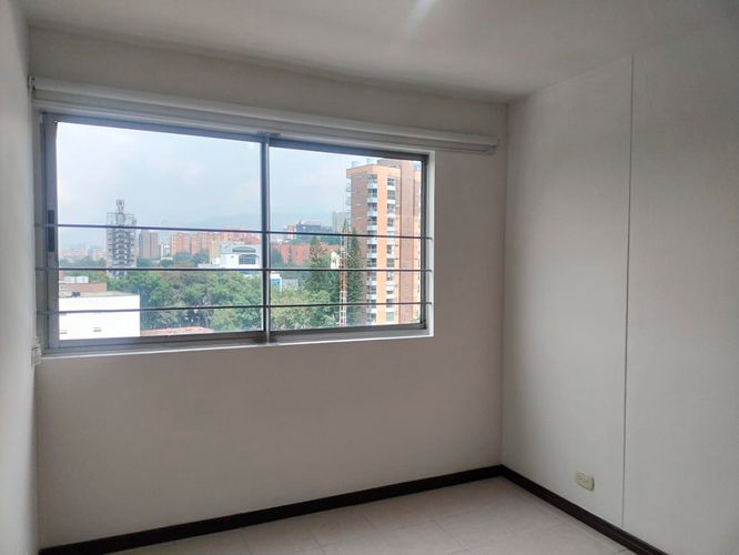 Apartamento de 3 alcobas en arriendo en El Poblado, Medellín, 78 m² · foto 14 de 17