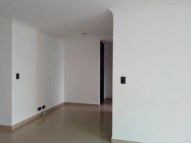 Apartamento de 2 alcobas en arriendo en Castropol, Medellín, 80 m² · foto 5 de 15