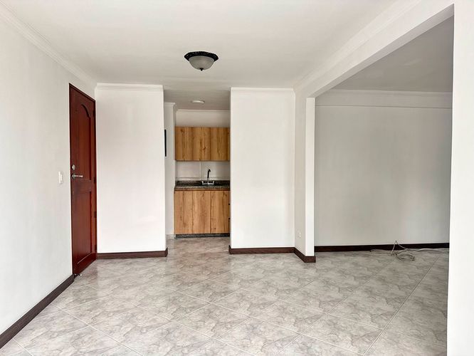 Apartamento de 2 alcobas en arriendo en El Poblado, Medellín, 76 m² · foto 3 de 15