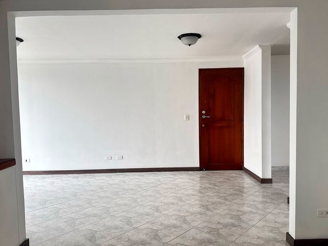 Apartamento de 2 alcobas en arriendo en El Poblado, Medellín, 76 m² · foto 9 de 15