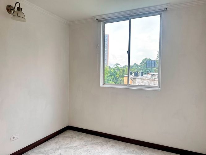 Apartamento de 2 alcobas en arriendo en El Poblado, Medellín, 76 m² · foto 10 de 15