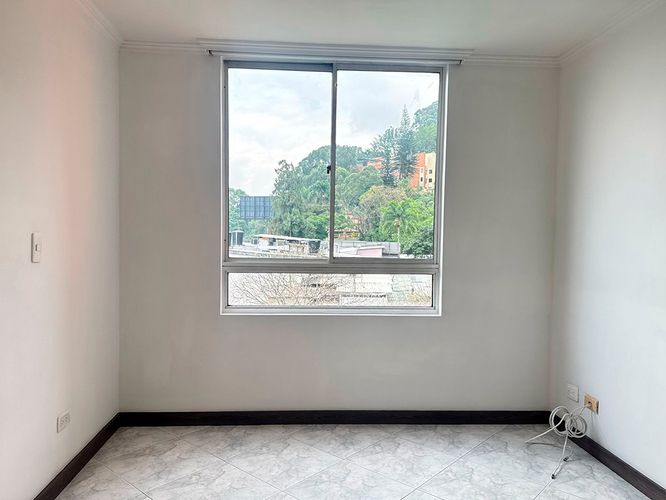 Apartamento de 2 alcobas en arriendo en El Poblado, Medellín, 76 m² · foto 11 de 15