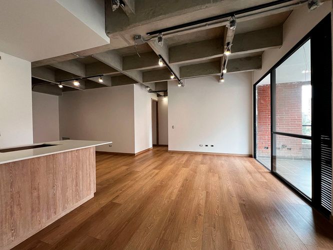 Apartamento de 2 alcobas en venta en Alto De Misael, Envigado, 104 m² · foto 2 de 13