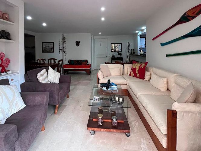 Apartamento de 2 alcobas en venta en El Poblado, Medellín, 120 m² · foto 3 de 20