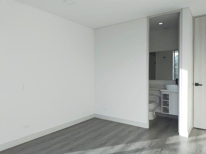 Apartamento de 3 alcobas en arriendo en Transversal Superior, Medellín, 160 m² · foto 2 de 20