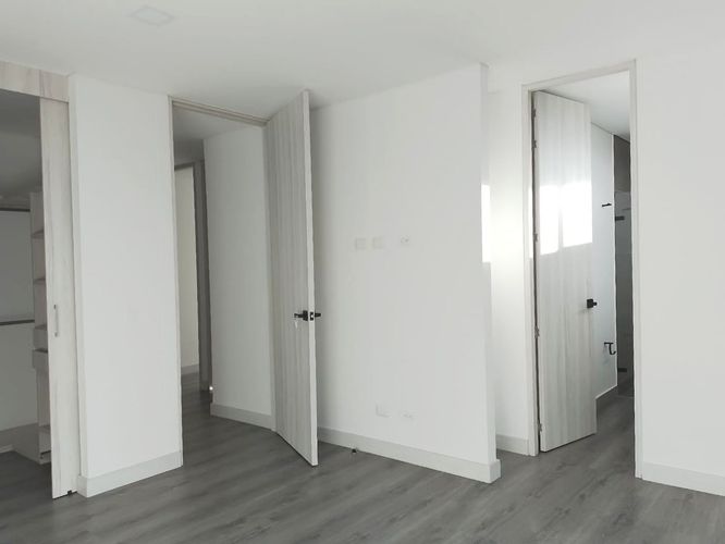 Apartamento de 3 alcobas en arriendo en Transversal Superior, Medellín, 160 m² · foto 9 de 20