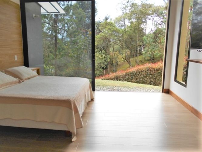 Casa de 3 alcobas en venta en Loma Del Escobero, El Retiro, 300 m² · foto 15 de 18