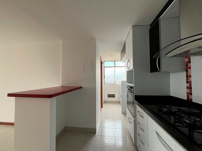 Apartamento de 3 alcobas en arriendo en El Tesoro, Medellín, 94 m² · foto 4 de 17