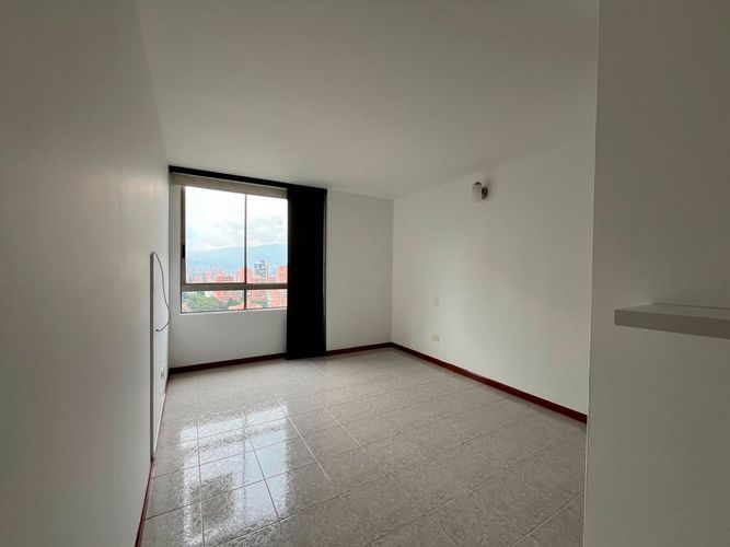 Apartamento de 3 alcobas en arriendo en El Tesoro, Medellín, 94 m² · foto 5 de 17