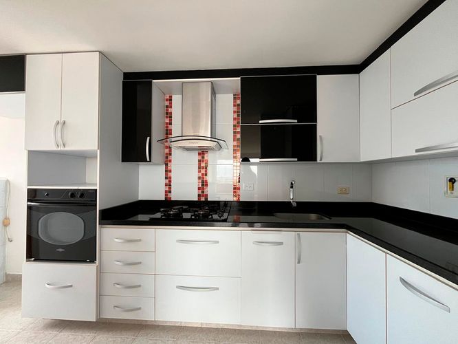 Apartamento de 3 alcobas en arriendo en El Tesoro, Medellín, 94 m² · foto 7 de 17