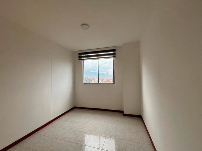 Apartamento de 3 alcobas en arriendo en El Tesoro, Medellín, 94 m² · foto 11 de 17