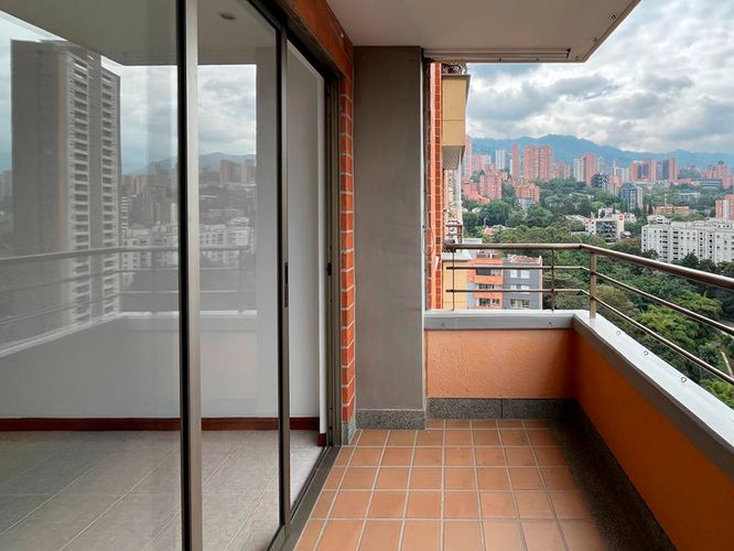 Apartamento de 3 alcobas en arriendo en El Tesoro, Medellín, 94 m² · foto 17 de 17