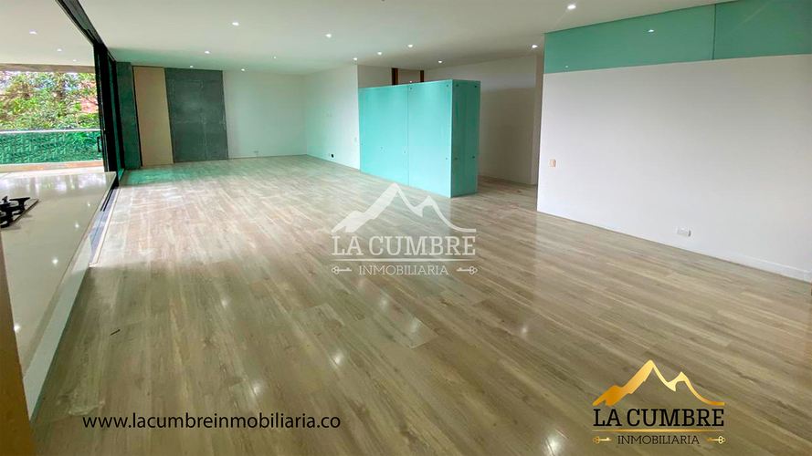 Apartamento de 3 alcobas en arriendo en Los Balsos, Medellín, 180 m² · foto 2 de 16