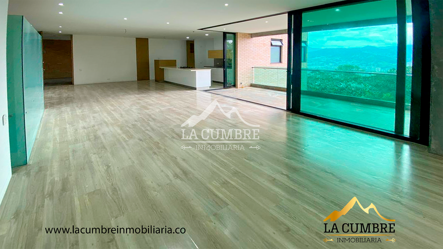 Apartamento de 3 alcobas en arriendo en Los Balsos, Medellín, 180 m² · foto 3 de 16