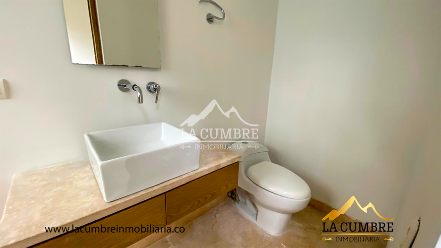Apartamento de 3 alcobas en arriendo en Los Balsos, Medellín, 180 m² · foto 12 de 16