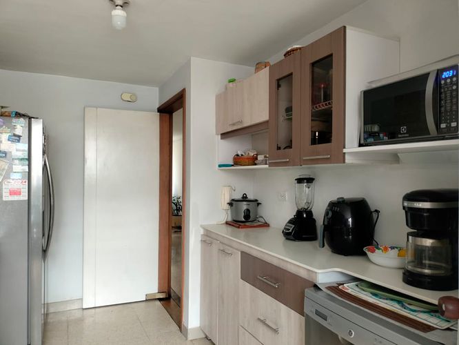 Apartamento de 4 alcobas en venta en El Poblado, Medellín, 176 m² · foto 5 de 20