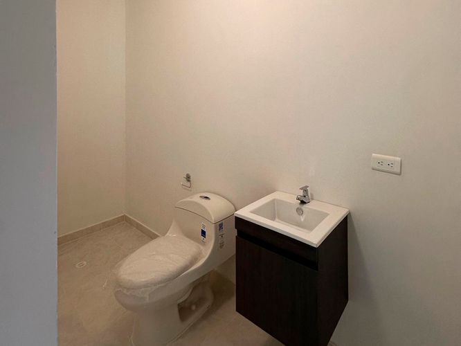 Local en arriendo en El Poblado, Medellín, 62 m² · foto 9 de 9