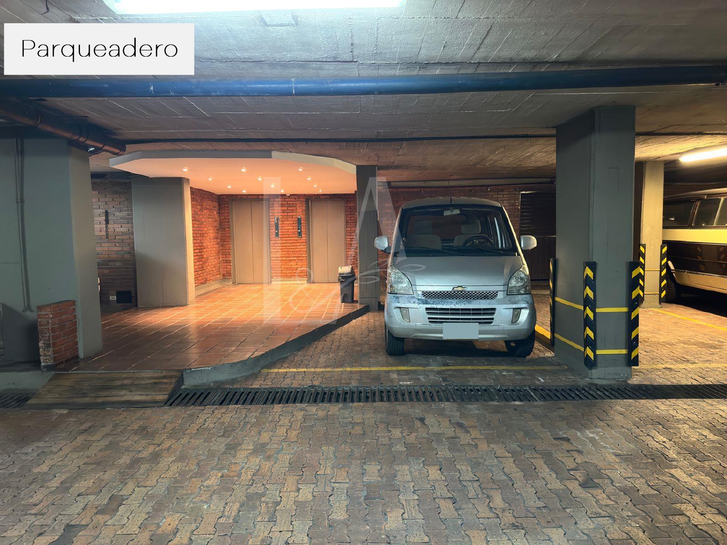 Apartamento en venta en Chico, Bogotá · foto 17 de 21