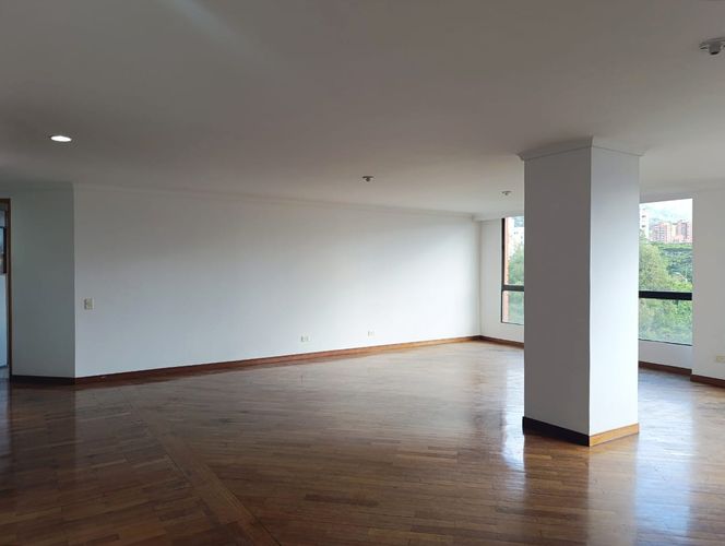 Apartamento de 3 alcobas en arriendo en Los Balsos, Medellín, 153 m² · foto 2 de 20